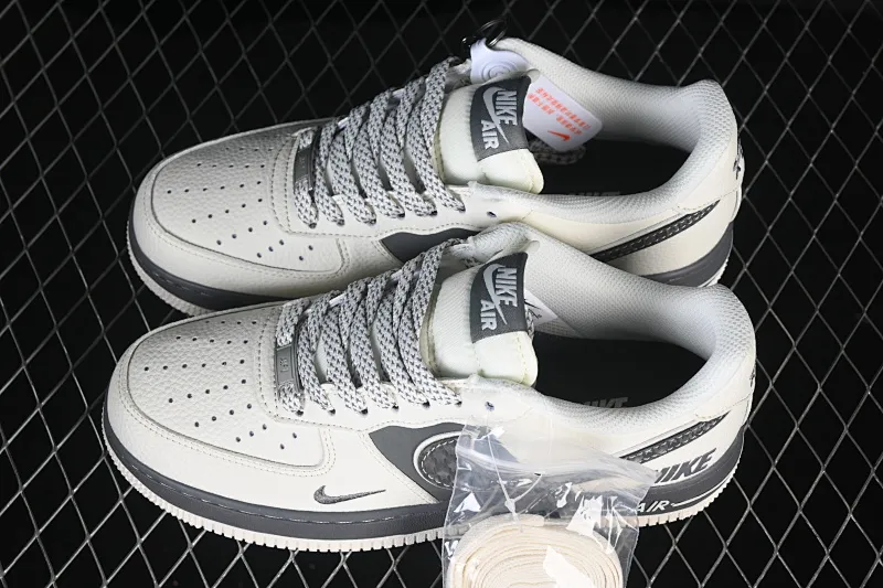 All categories Nk Air Force 1 Air Force series Nk Air Force 1 Low Air Force low-top Nike Air Force 1'07 Low off-white and dark gray Air Force 1 low-top casual sneakers SM6668-107